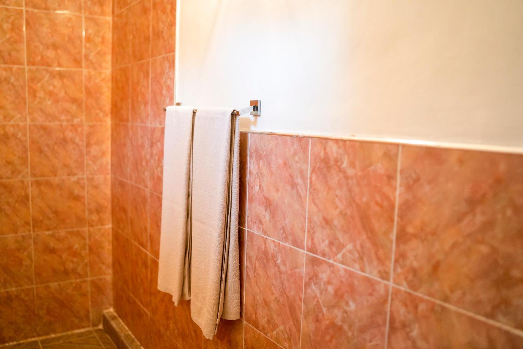 Wild Hut Habarana Bed & Breakfast Ngoại thất bức ảnh