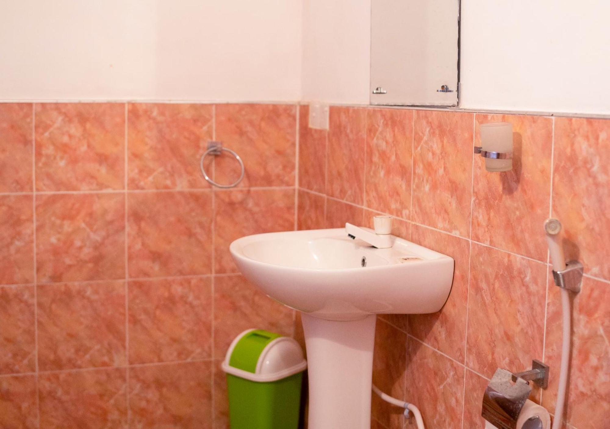 Wild Hut Habarana Bed & Breakfast Ngoại thất bức ảnh