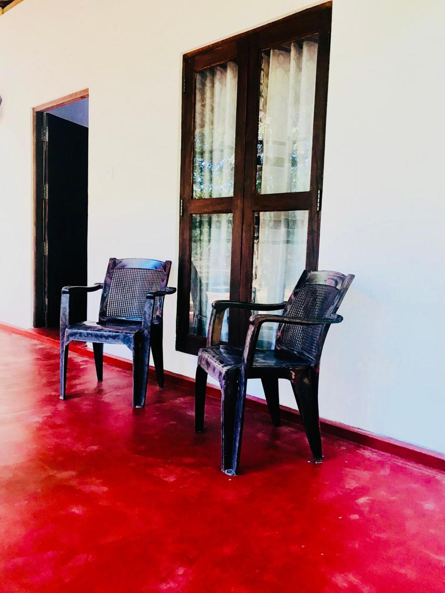 Wild Hut Habarana Bed & Breakfast Ngoại thất bức ảnh